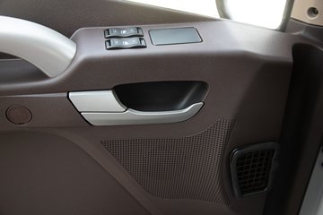 �ൺ��� JH6�ؿ� �캽��2.0 430���� 6X4 CNG Σ��Ʒǣ����(����)ͼƬ