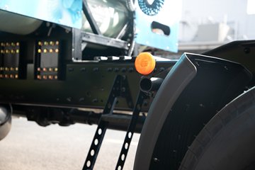 �ൺ��� JH6�ؿ� �캽��2.0 430���� 6X4 CNG Σ��Ʒǣ����(����)ͼƬ