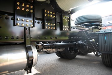 �ൺ��� JH6�ؿ� �캽��2.0 430���� 6X4 CNG Σ��Ʒǣ����(����)ͼƬ