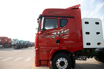 �ൺ���JH6 12.5L CNG 480���� 6X4 ��ʿ��12�� ǣ����ͼƬ