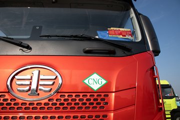 �ൺ���JH6 12.5L CNG 480���� 6X4 ��ʿ��12�� ǣ����ͼƬ