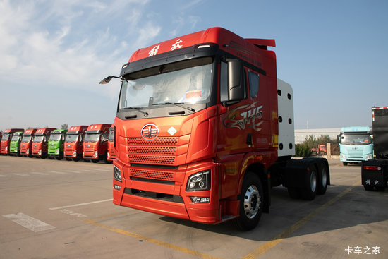 �ൺ���JH6 12.5L CNG 480���� 6X4 ��ʿ��12�� ǣ����