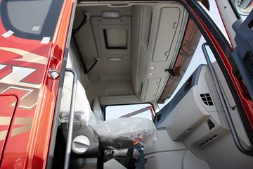 �ൺ���JH6 12.5L CNG 480���� 6X4 ��ʿ��12�� ǣ����ͼƬ