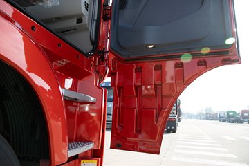 �ൺ���JH6 12.5L CNG 480���� 6X4 ��ʿ��12�� ǣ����ͼƬ