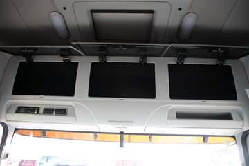 �ൺ���JH6 12.5L CNG 480���� 6X4 ��ʿ��12�� ǣ����ͼƬ