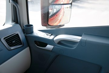 �ൺ���JH6 12.5L CNG 480���� 6X4 ��ʿ��12�� ǣ����ͼƬ