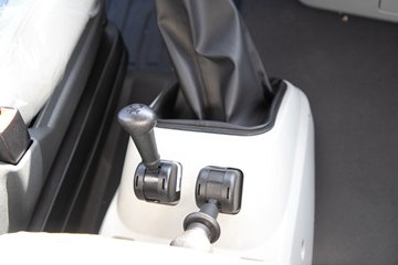 �ൺ���JH6 12.5L CNG 480���� 6X4 ��ʿ��12�� ǣ����ͼƬ