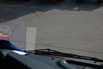 �ൺ���JH6 12.5L CNG 480���� 6X4 ��ʿ��12�� ǣ����ͼƬ