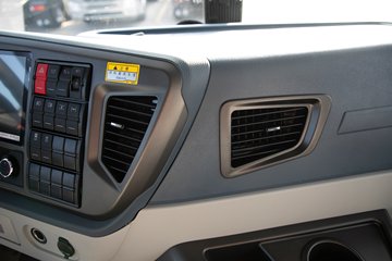 �ൺ���JH6 12.5L CNG 480���� 6X4 ��ʿ��12�� ǣ����ͼƬ