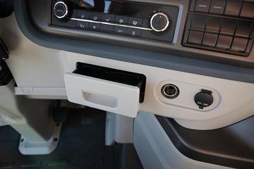 �ൺ���JH6 12.5L CNG 480���� 6X4 ��ʿ��12�� ǣ����ͼƬ