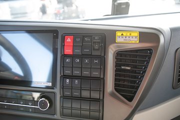 �ൺ���JH6 12.5L CNG 480���� 6X4 ��ʿ��12�� ǣ����ͼƬ