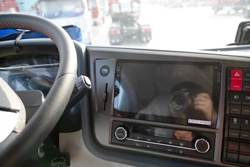 �ൺ���JH6 12.5L CNG 480���� 6X4 ��ʿ��12�� ǣ����ͼƬ