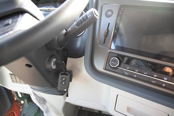 �ൺ���JH6 12.5L CNG 480���� 6X4 ��ʿ��12�� ǣ����ͼƬ