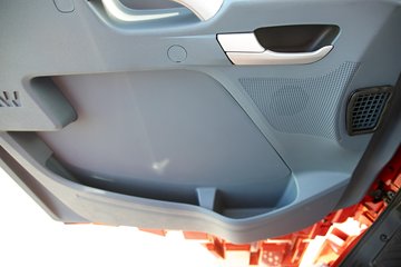 �ൺ���JH6 12.5L CNG 480���� 6X4 ��ʿ��12�� ǣ����ͼƬ