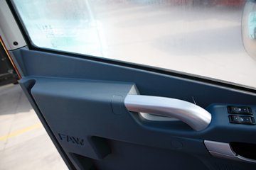 �ൺ���JH6 12.5L CNG 480���� 6X4 ��ʿ��12�� ǣ����ͼƬ