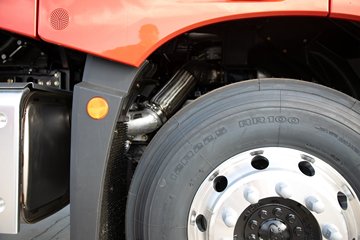 �ൺ���JH6 12.5L CNG 480���� 6X4 ��ʿ��12�� ǣ����ͼƬ