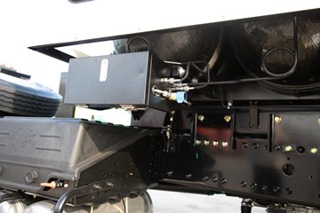 �ൺ���JH6 12.5L CNG 480���� 6X4 ��ʿ��12�� ǣ����ͼƬ