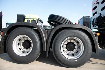 �ൺ���JH6 12.5L CNG 480���� 6X4 ��ʿ��12�� ǣ����ͼƬ