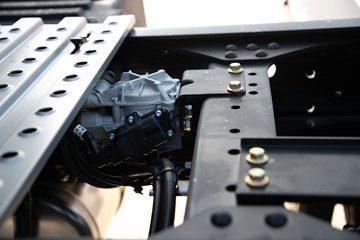 �ൺ���JH6 12.5L CNG 480���� 6X4 ��ʿ��12�� ǣ����ͼƬ