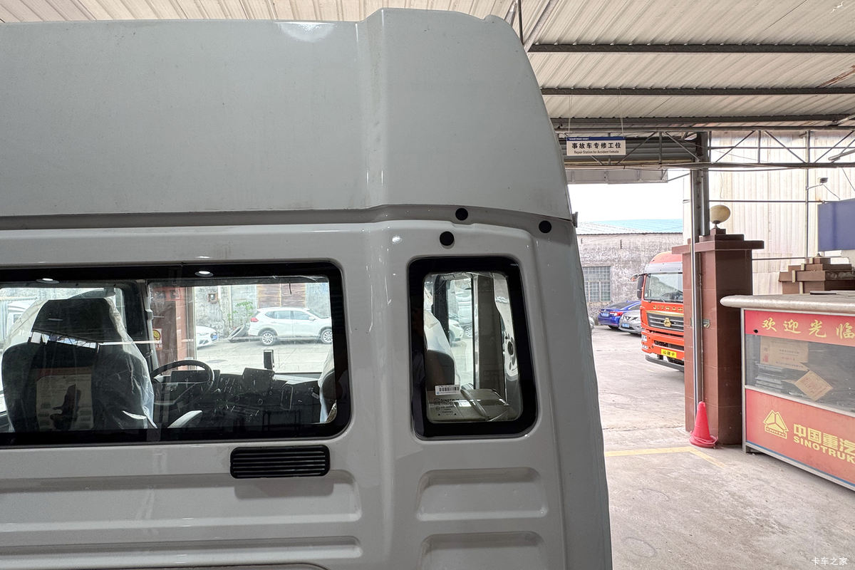 �����ǵ¿�SITRAK G5S 4X2 9.6�״��綯��ʽ�ػ��� ����ʱ��352kWh���