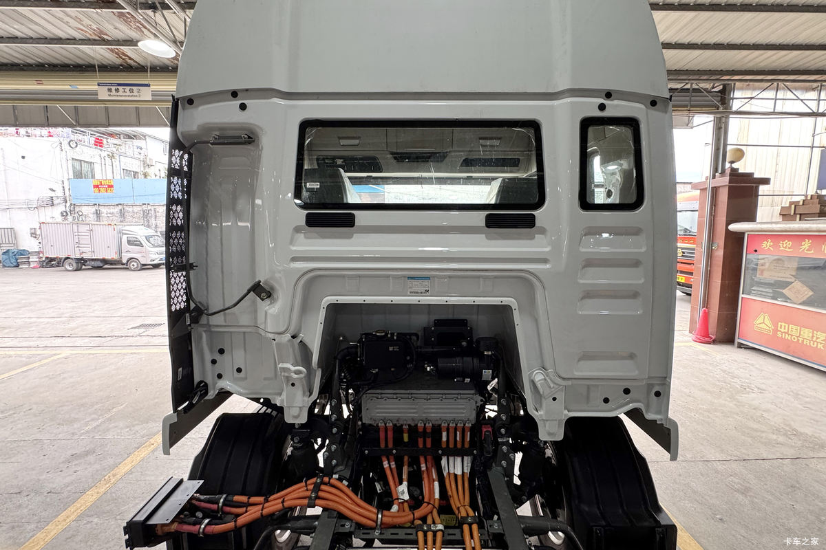 �����ǵ¿�SITRAK G5S 4X2 9.6�״��綯��ʽ�ػ��� ����ʱ��352kWh���