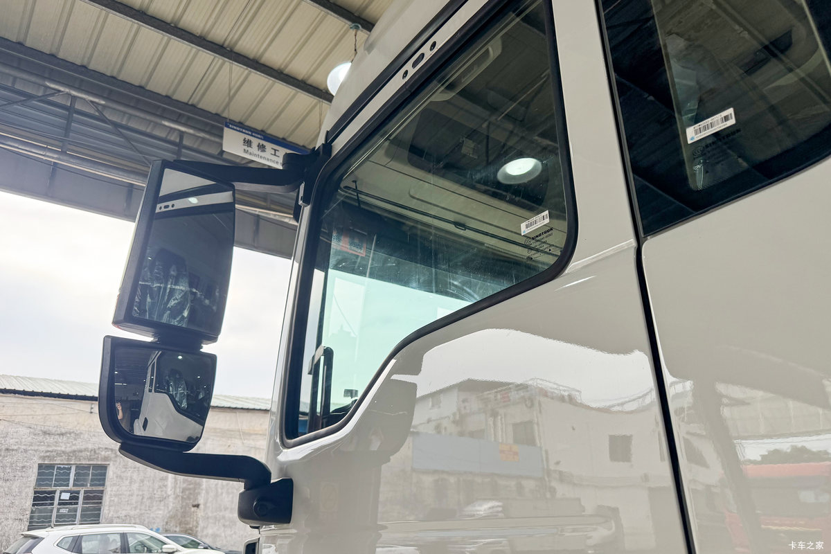 �����ǵ¿�SITRAK G5S 4X2 9.6�״��綯��ʽ�ػ��� ����ʱ��352kWh���