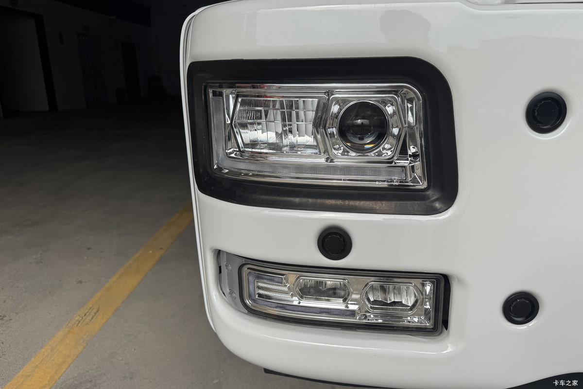 �����ǵ¿�SITRAK G5S 4X2 9.6�״��綯��ʽ�ػ��� ����ʱ��352kWh���