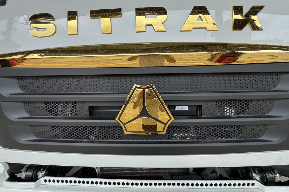 �����ǵ¿�SITRAK G5S 4X2 9.6�״��綯��ʽ�ػ��� ����ʱ��352kWh���