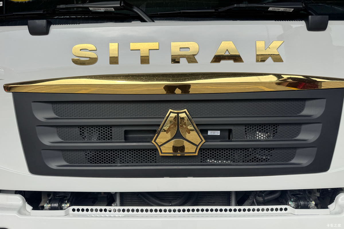 �����ǵ¿�SITRAK G5S 4X2 9.6�״��綯��ʽ�ػ��� ����ʱ��352kWh���