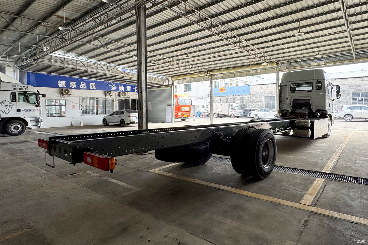 �����ǵ¿�SITRAK G5S 4X2 9.6�״��綯��ʽ�ػ��� ����ʱ��352kWh���