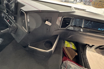 �����ǵ¿�SITRAK G5S 4X2 9.6�״��綯��ʽ�ػ��� ����ʱ��352kWhͼƬ