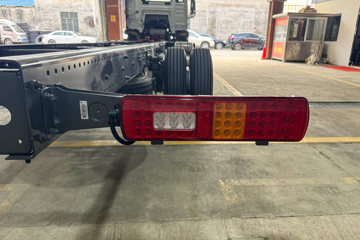 �����ǵ¿�SITRAK G5S 4X2 9.6�״��綯��ʽ�ػ��� ����ʱ��352kWhͼƬ