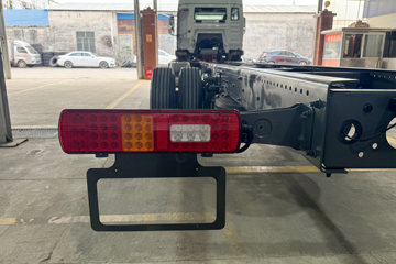 �����ǵ¿�SITRAK G5S 4X2 9.6�״��綯��ʽ�ػ��� ����ʱ��352kWhͼƬ