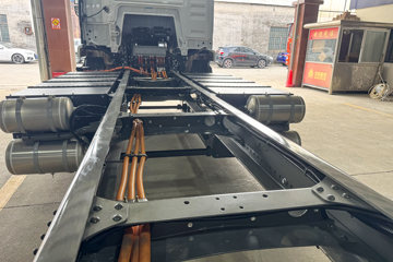 �����ǵ¿�SITRAK G5S 4X2 9.6�״��綯��ʽ�ػ��� ����ʱ��352kWhͼƬ