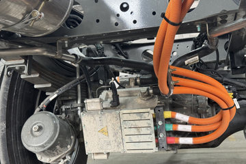 �����ǵ¿�SITRAK G5S 4X2 9.6�״��綯��ʽ�ػ��� ����ʱ��352kWhͼƬ