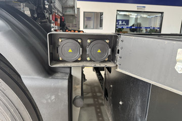 �����ǵ¿�SITRAK G5S 4X2 9.6�״��綯��ʽ�ػ��� ����ʱ��352kWhͼƬ