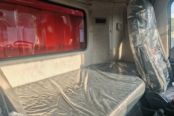 �������ó� ���KR PLUS 2025�� 7.5L���� 350���� 4X2 ��ʿ��10�� �߶�˫�� 6.8�ײ�դʽ�ػ���ͼƬ