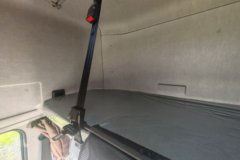 东风商用车 天锦KR PLUS 2025款 7.5L柴油 350马力 4X2 法士特10档 高顶双卧 6.8米仓栅式载货车