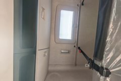 东风商用车 天锦KR PLUS 2025款 7.5L柴油 350马力 4X2 法士特10档 高顶双卧 6.8米仓栅式载货车