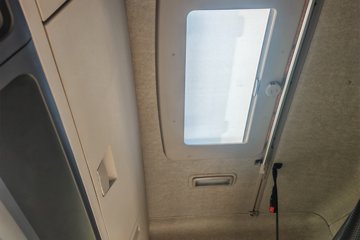 �������ó� ���KR PLUS 2025�� 7.5L���� 350���� 4X2 ��ʿ��10�� �߶�˫�� 6.8�ײ�դʽ�ػ���ͼƬ