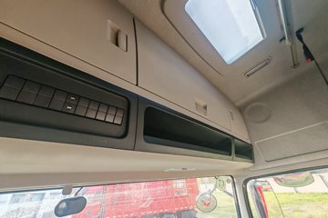 �������ó� ���KR PLUS 2025�� 7.5L���� 350���� 4X2 ��ʿ��10�� �߶�˫�� 6.8�ײ�դʽ�ػ���ͼƬ