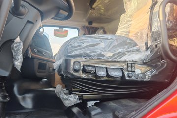 �������ó� ���KR PLUS 2025�� 7.5L���� 350���� 4X2 ��ʿ��10�� �߶�˫�� 6.8�ײ�դʽ�ػ���ͼƬ