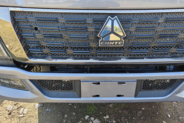 ����HOWOͳ˧ 3L���� 170���� 8�� 5.2���Ű������ῨͼƬ