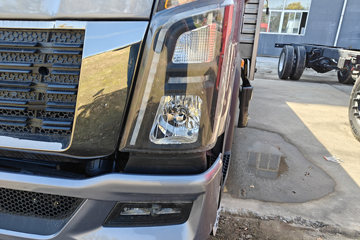 ����HOWOͳ˧ 3L���� 170���� 8�� 5.2���Ű������ῨͼƬ