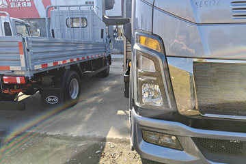 ����HOWOͳ˧ 3L���� 170���� 8�� 5.2���Ű������ῨͼƬ