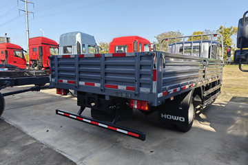 ����HOWOͳ˧ 3L���� 170���� 8�� 5.2���Ű������ῨͼƬ