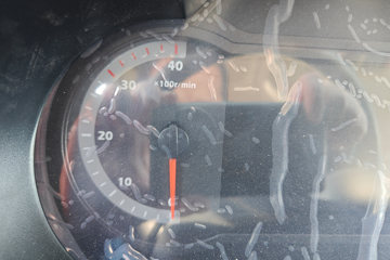 ����HOWOͳ˧ 3L���� 170���� 8�� 5.2���Ű������ῨͼƬ