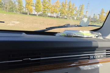 ����HOWOͳ˧ 3L���� 170���� 8�� 5.2���Ű������ῨͼƬ