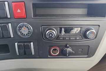 ����HOWOͳ˧ 3L���� 170���� 8�� 5.2���Ű������ῨͼƬ