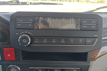 ����HOWOͳ˧ 3L���� 170���� 8�� 5.2���Ű������ῨͼƬ